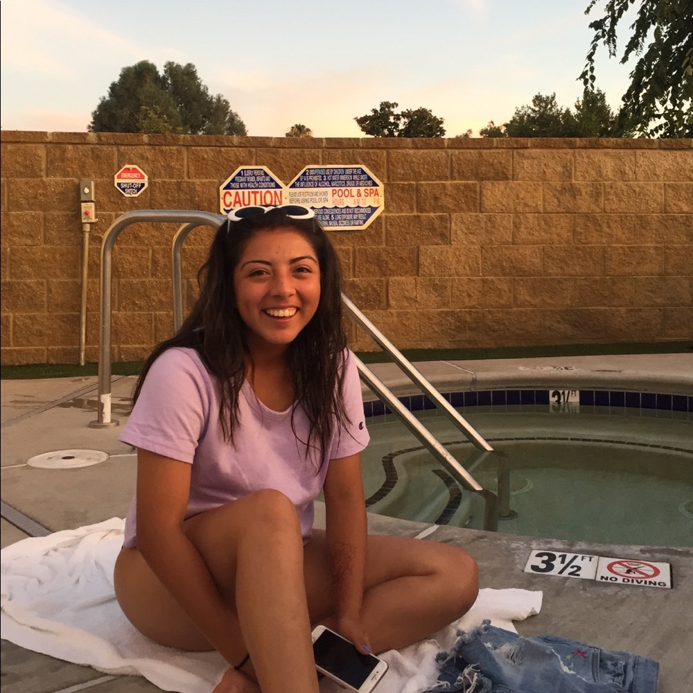 Meet your Posher, Emily